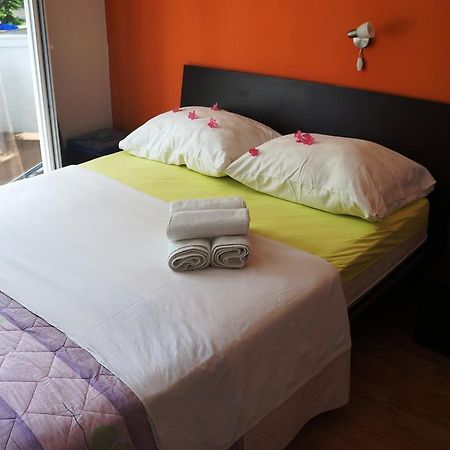 Guest House Tina Rab Town Buitenkant foto