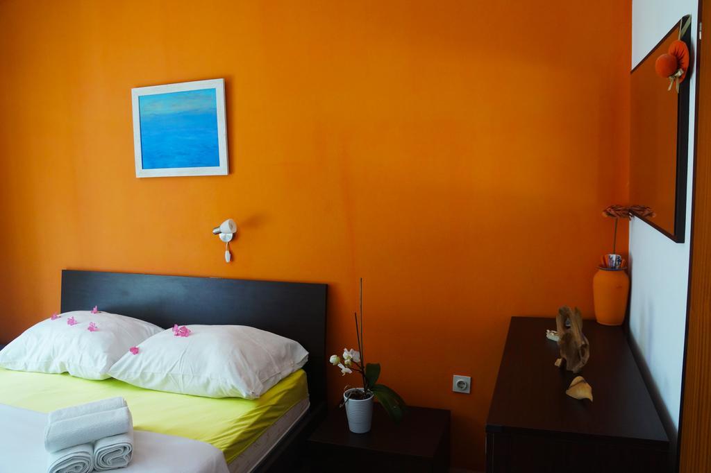Guest House Tina Rab Town Buitenkant foto