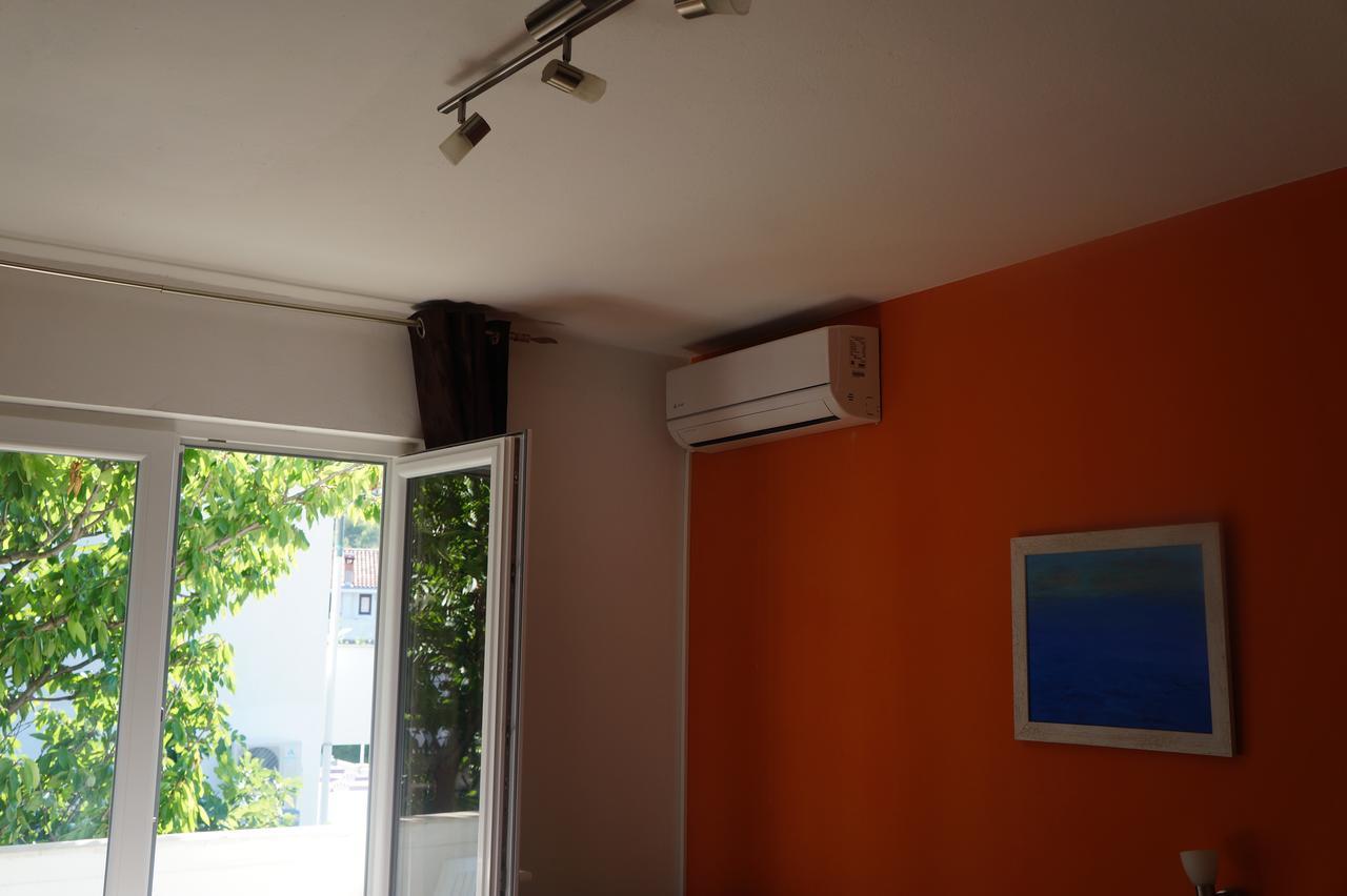 Guest House Tina Rab Town Buitenkant foto